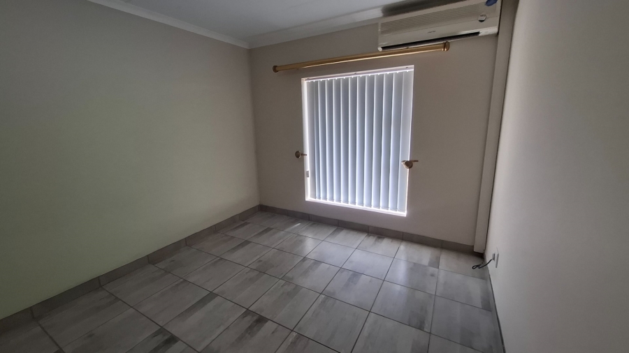 4 Bedroom Property for Sale in Menkenkop Western Cape